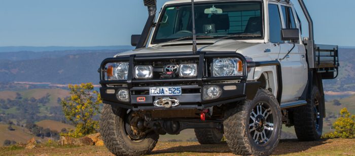 ARB Deluxe Bullbar Landcruiser 70 2007 on - Image 3